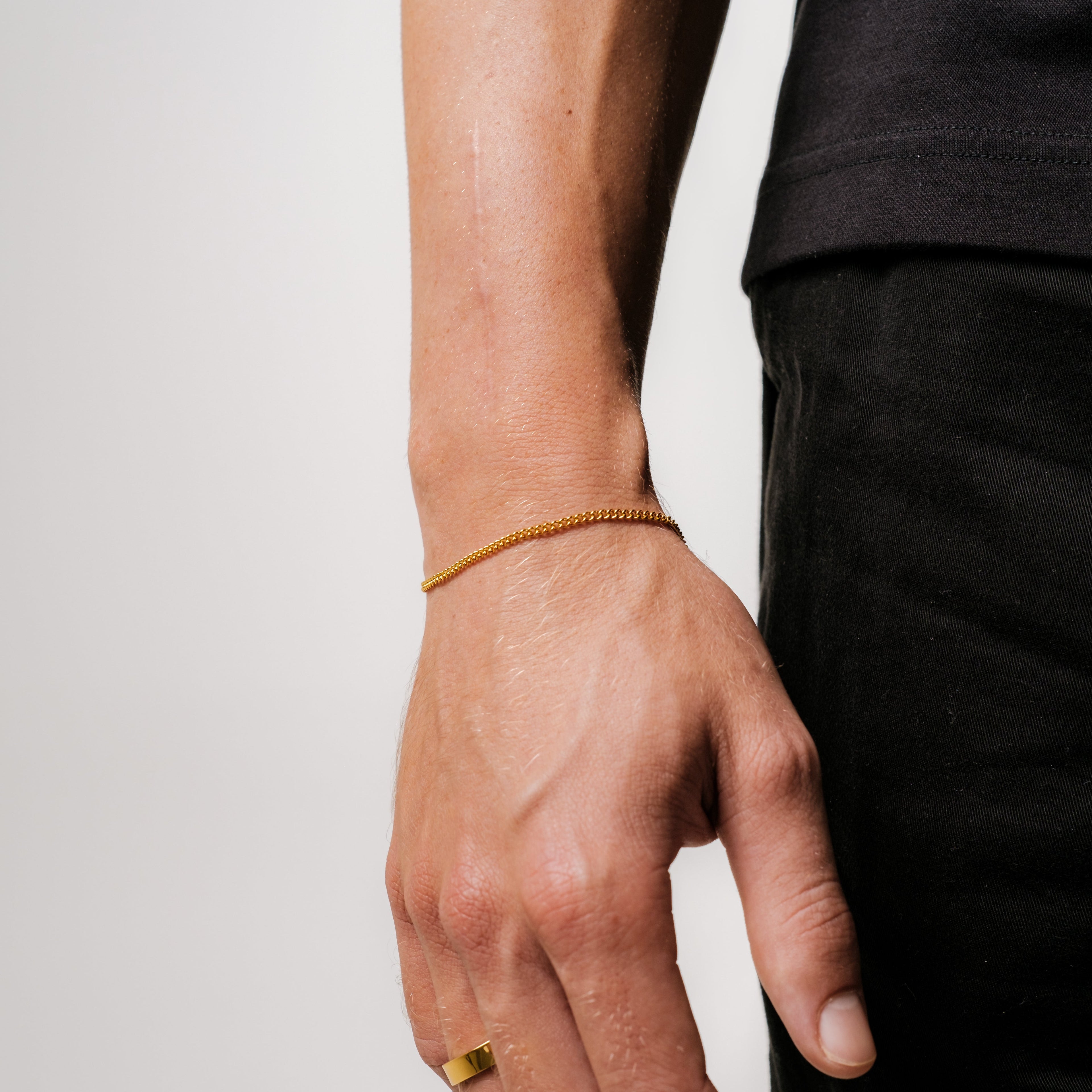 Bracelet Minimaliste Ajustable au Style Épuré